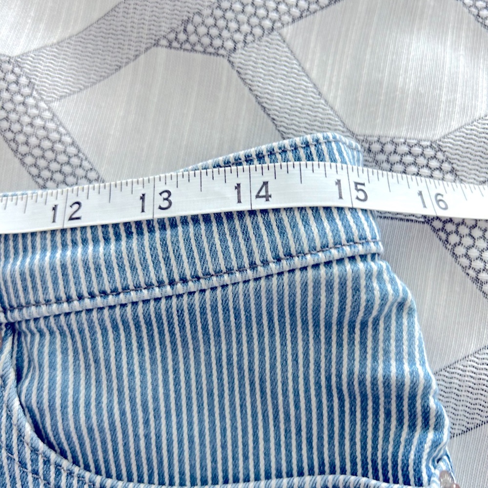 Vintage Calvin Klein Jeans Striped Jean Shorts size 10 - Picture 4 of 7